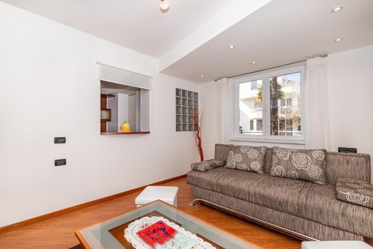 Apartments Ada Near The Sea Πόρετς Εξωτερικό φωτογραφία
