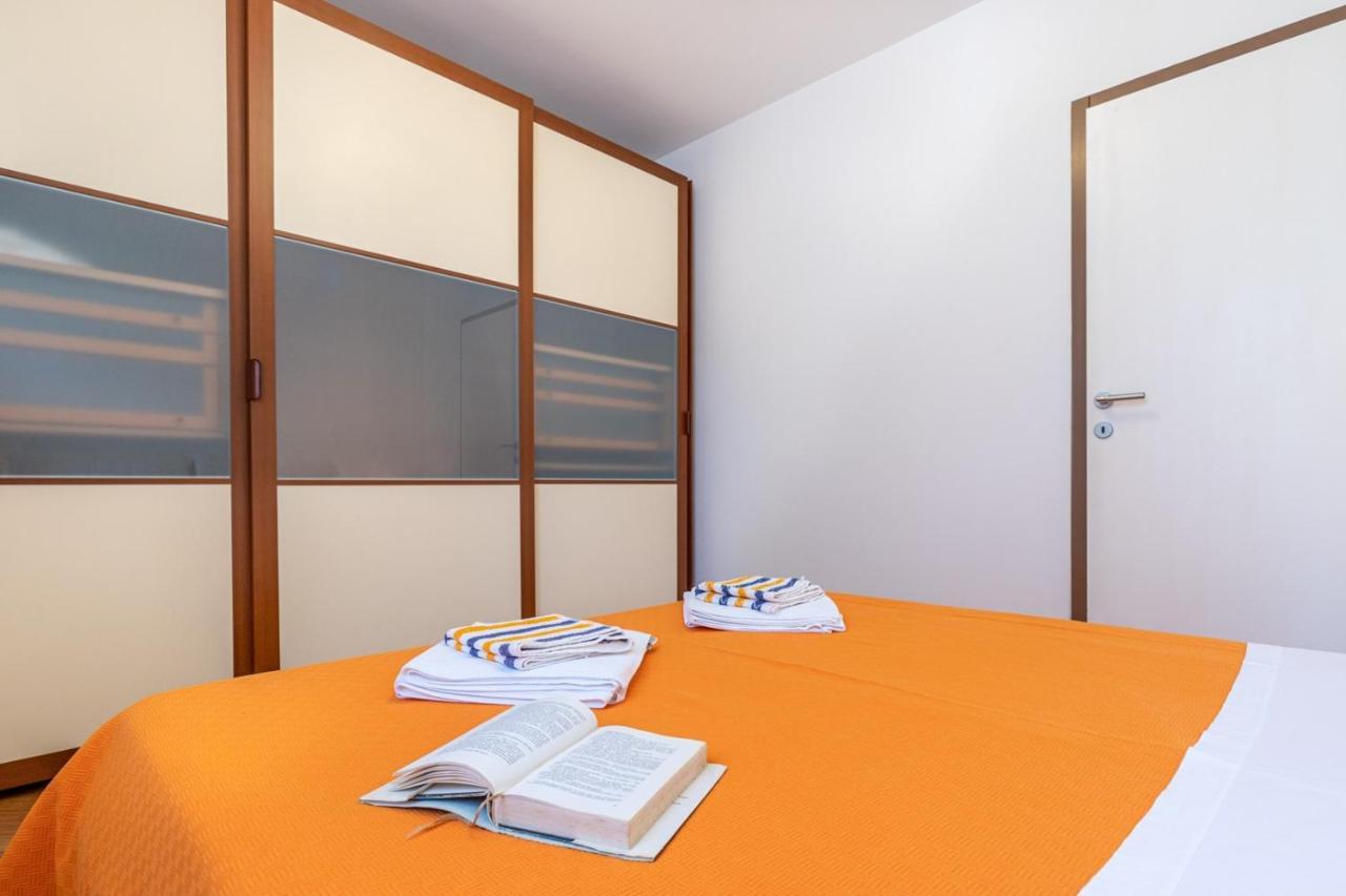 Apartments Ada Near The Sea Πόρετς Εξωτερικό φωτογραφία